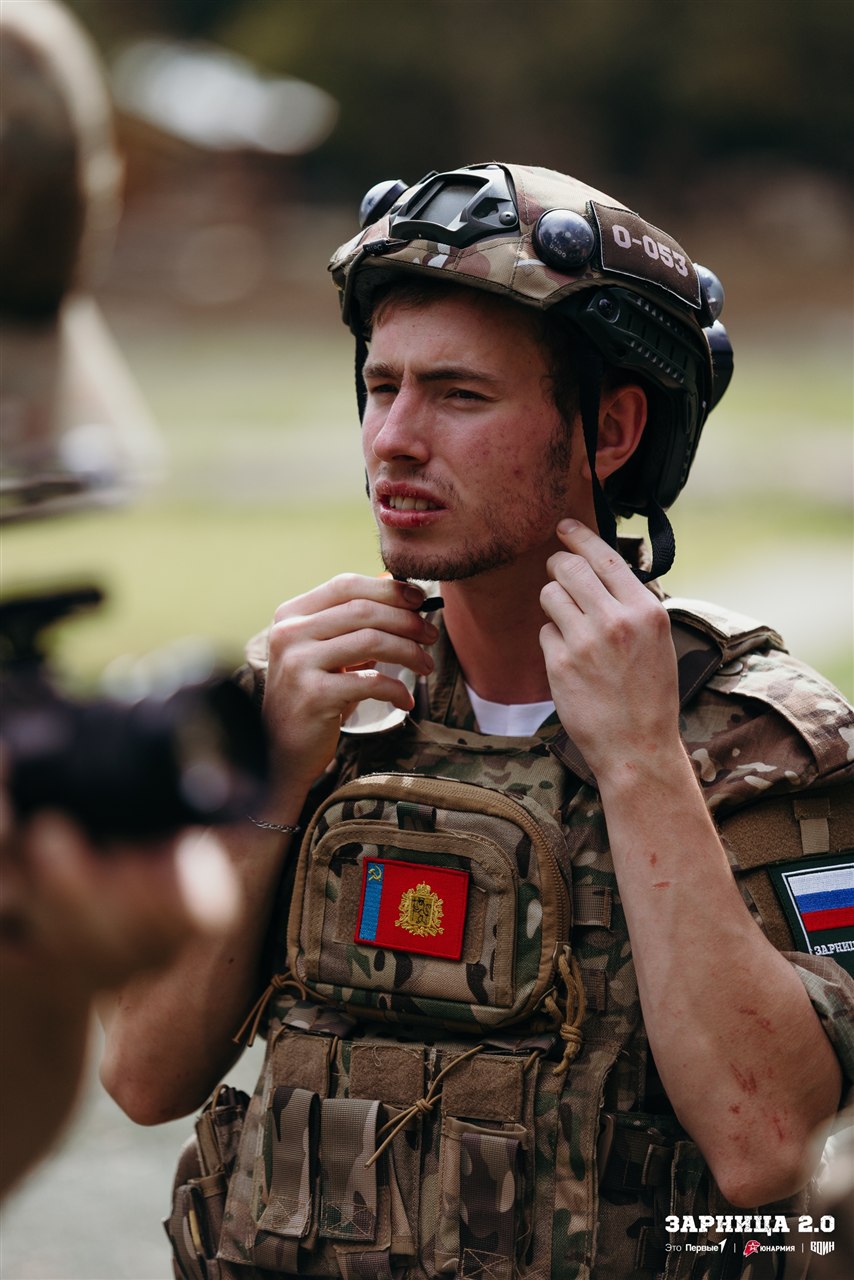 Турнир «Зарницы 2.0» LASERWAR: Ряд тактических шлемов в построении — №185