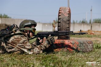 «Зарница 2.0»: Группа с тагерами LASERWAR в камуфляже — №403