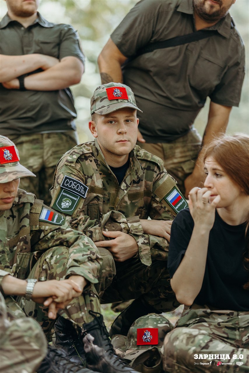 Фото «Зарницы 2.0»: Низкая стойка в сухой траве с тагером — №456