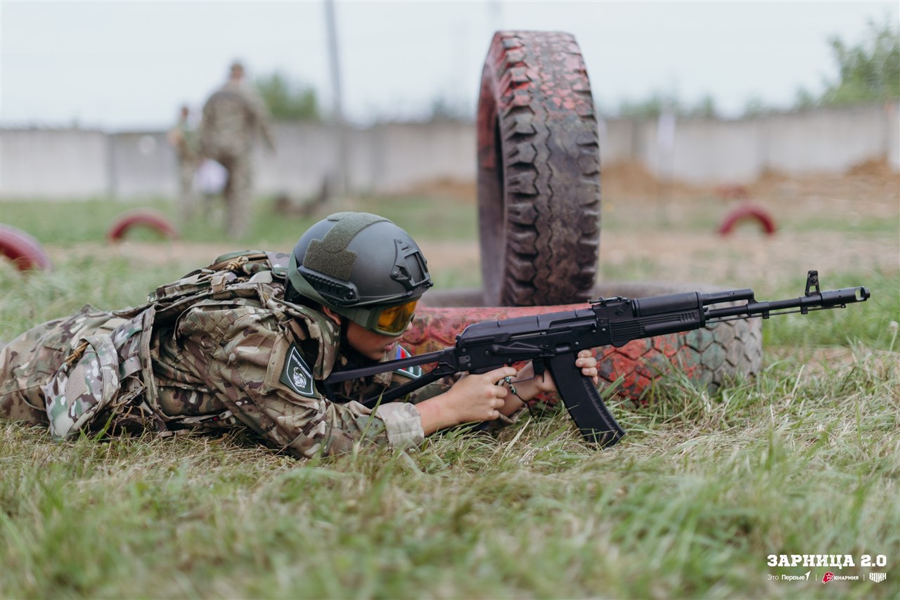 Лазертаг LASERWAR: Укрытие за стволом дерева на миссии — №501