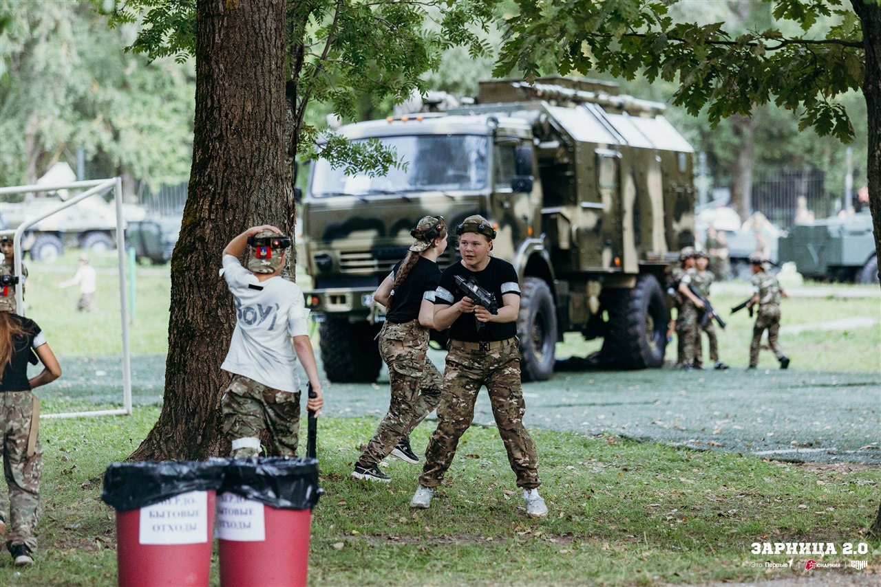 Фото «Зарницы 2.0»: Низкая стойка в сухой траве с тагером — №576