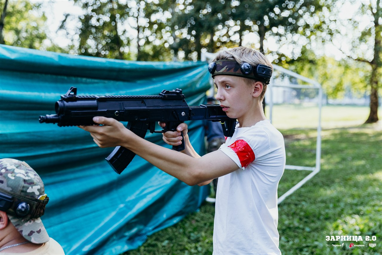 Лазертаг LASERWAR: Групповой портрет отряда на полигоне — №633