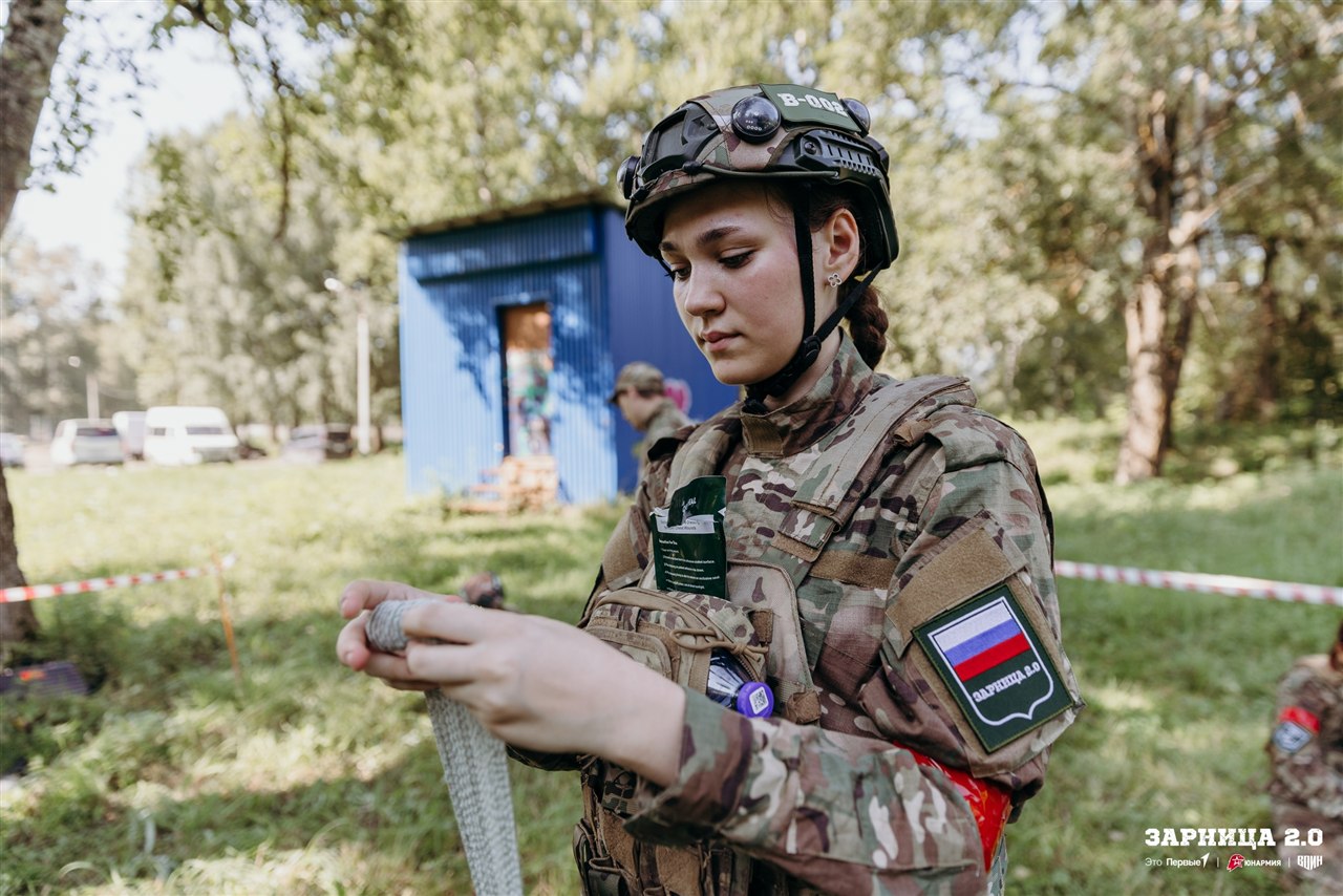 Фото «Зарницы 2.0»: Тактическая стойка на склоне песчаного поля — №654