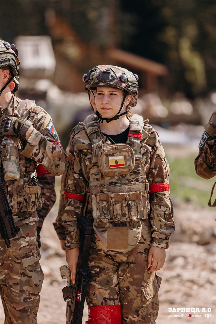 «Зарница 2.0»: Группа с тагерами LASERWAR в камуфляже — №763