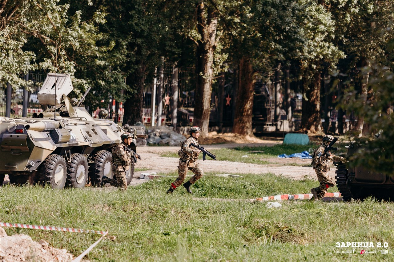 Лагерь «Авангард», лазертаг: Полный рост: камуфляж и берцы на плацу — №784