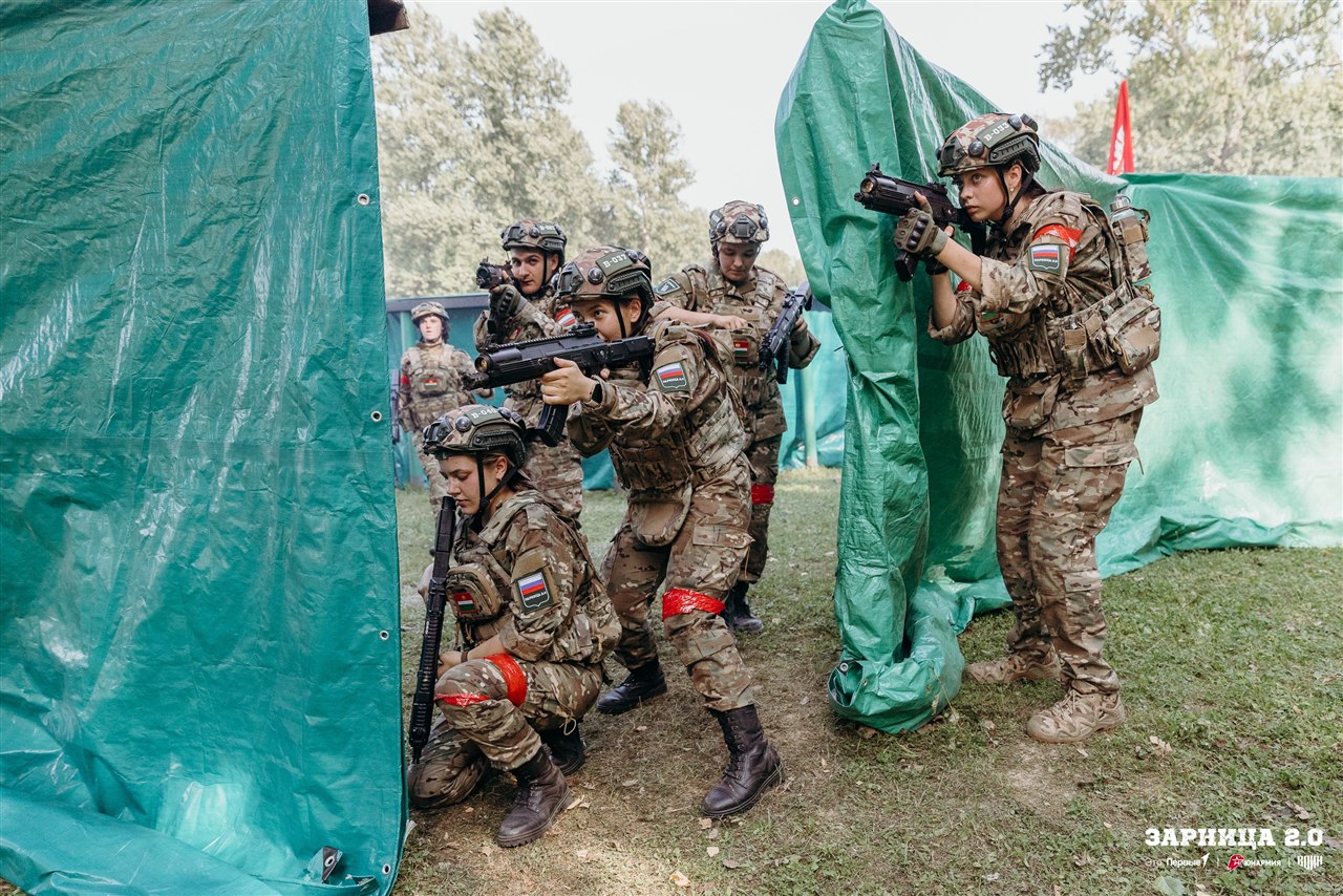 Фото «Зарницы 2.0»: Портрет бойца в шлеме LASERWAR — №810