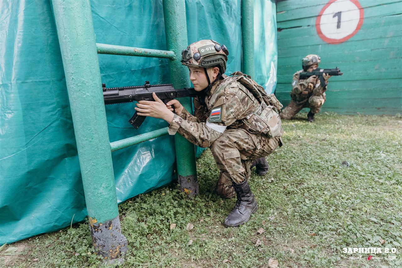 Турнир «Зарницы 2.0» LASERWAR: Групповой портрет отряда на полигоне — №833
