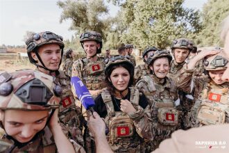 Фото «Зарницы 2.0»: Полный рост: камуфляж и берцы на плацу — №864