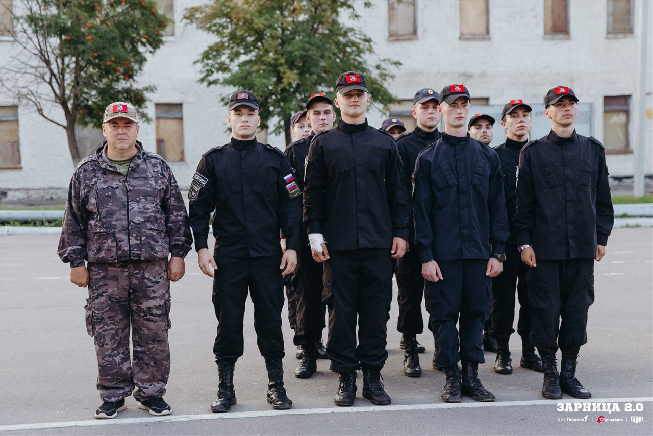 Турнир «Зарницы 2.0» LASERWAR: Строй участников на плацу лагеря «Авангард» — №881