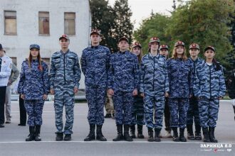 «Зарница 2.0»: Колонна участников вдоль грунтовой дороги — №889