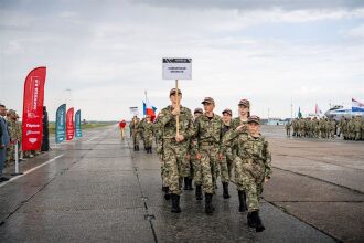 LASERWAR на «Зарнице 2.0»: инструктаж команды перед лазертаг-миссией в лазертаг-дне «Зарницы»