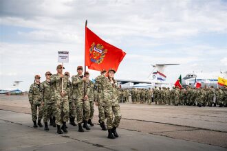 Лазертаг LASERWAR: быстрая перебежка между укрытиями на площадке LASERWAR