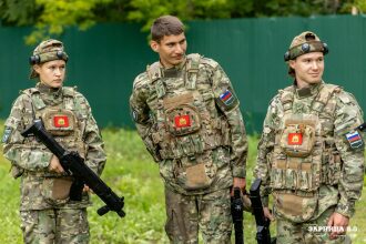 LASERWAR на «Зарнице 2.0»: полный рост: камуфляж и берцы на плацу в лазертаг-дне «Зарницы»