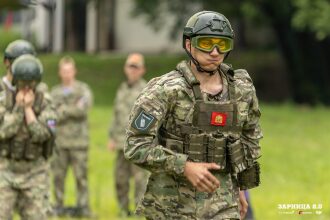 Фото «Зарницы 2.0»: Инструктаж команды перед лазертаг-миссией — №162