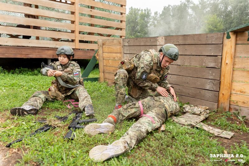 Лазертаг LASERWAR: Группа с тагерами LASERWAR в камуфляже — №243