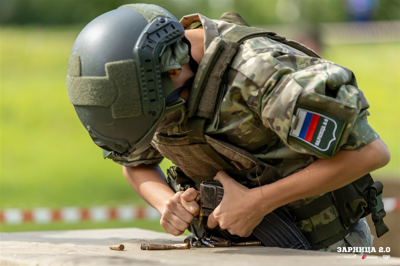«Зарница 2.0»: Ряд тактических шлемов в построении — №385