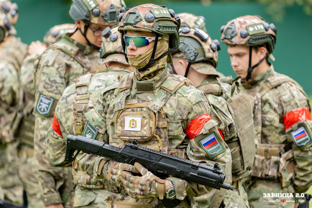 Лазертаг LASERWAR: Колонна участников вдоль грунтовой дороги — №609