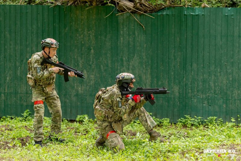 Лазертаг LASERWAR: Укрытие за стволом дерева на миссии — №621