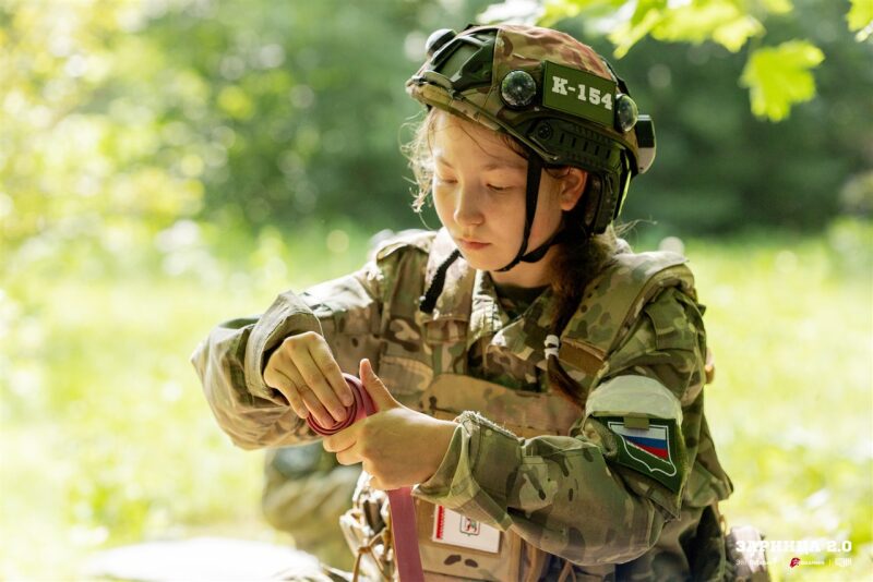 Лагерь «Авангард», лазертаг: Полный рост: камуфляж и берцы на плацу — №664