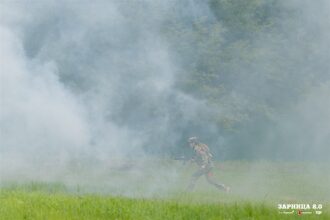 Лагерь «Авангард», лазертаг: Тактическая стойка на склоне песчаного поля — №694