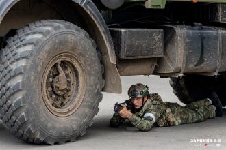 Лазертаг LASERWAR: Укрытие за стволом дерева на миссии — №741