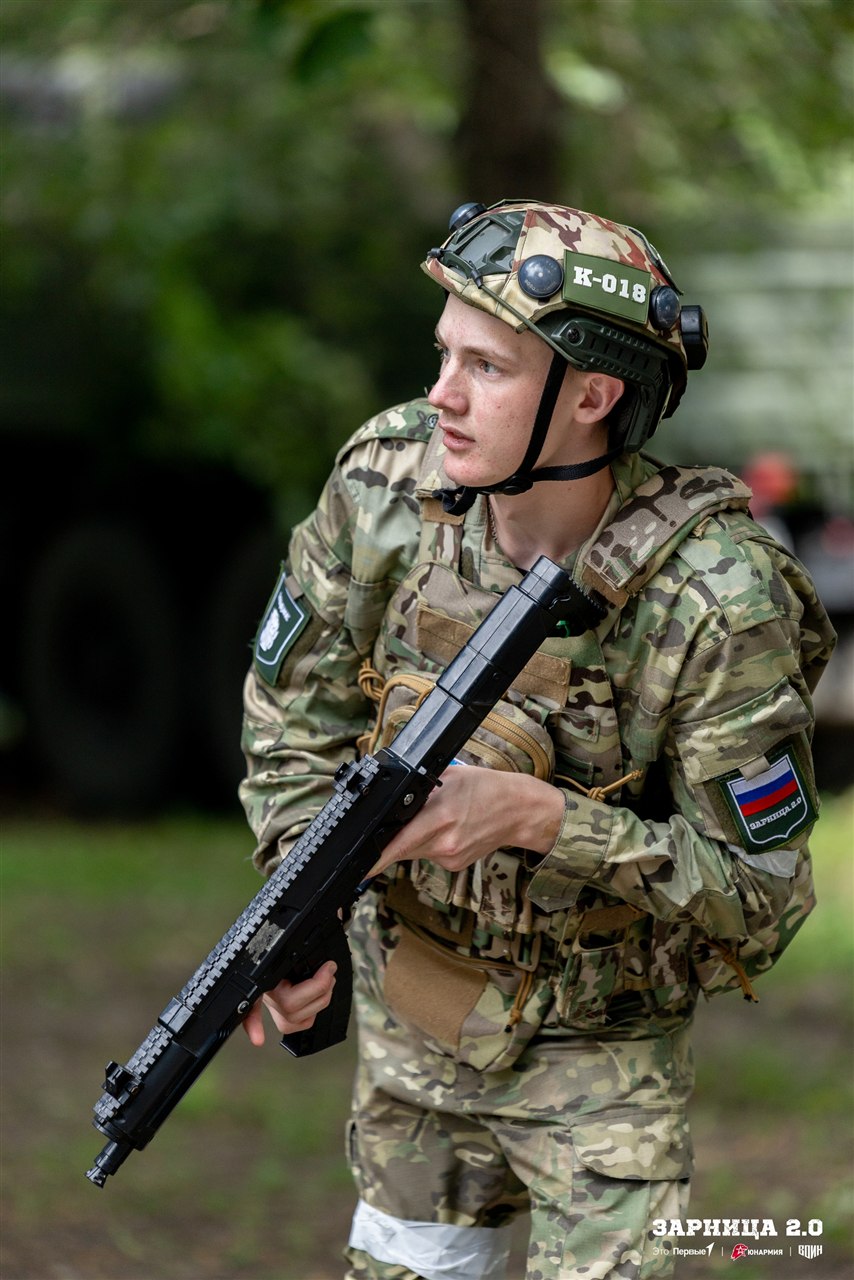 «Зарница 2.0»: Отряд проходит мимо бетонного сооружения — №775