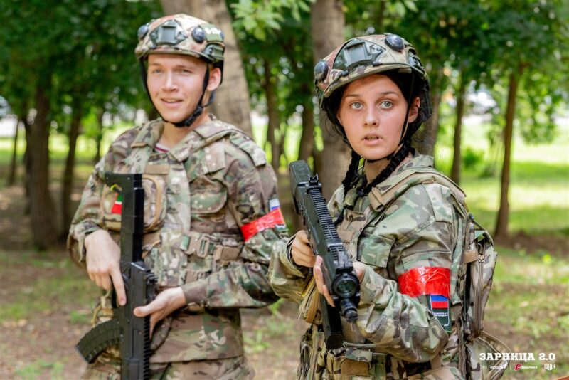 Турнир «Зарницы 2.0» LASERWAR: Строй участников на плацу лагеря «Авангард» — №881