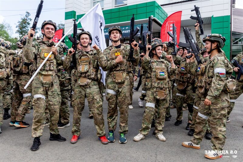 Лагерь «Авангард», лазертаг: Полный рост: камуфляж и берцы на плацу — №904