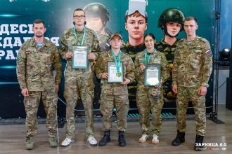 Фото «Зарницы 2.0»: Низкая стойка в сухой траве с тагером — №936