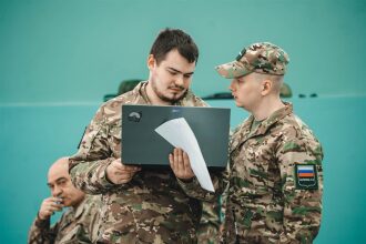 «Зарница 2.0»: строй участников на плацу лагеря «Авангард» на «Зарнице 2.0»