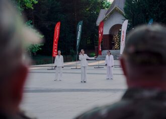 Лазертаг LASERWAR: лица игроков перед стартом задания на площадке LASERWAR