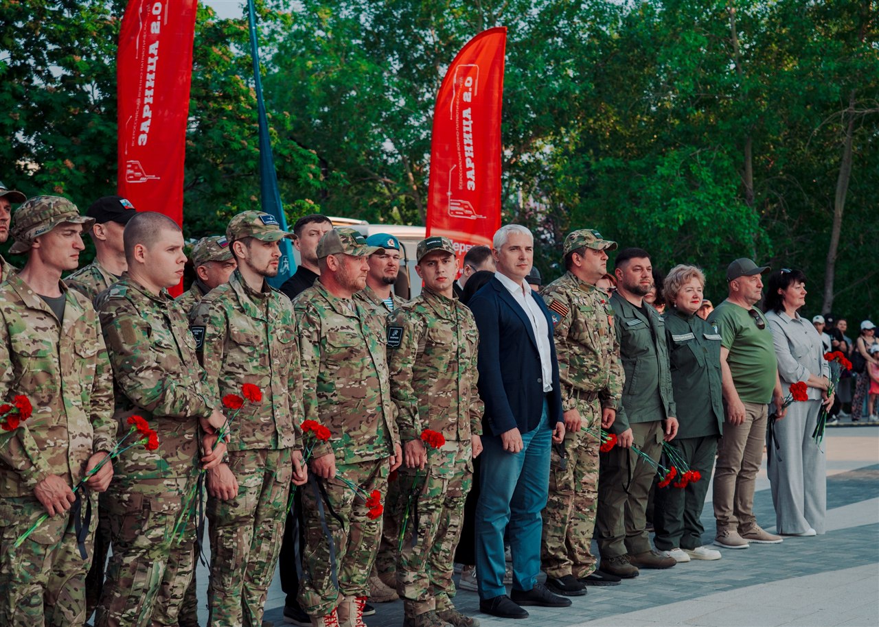 Турнир «Зарницы 2.0» LASERWAR: подготовка тагеров перед выходом во время миссии лазертага