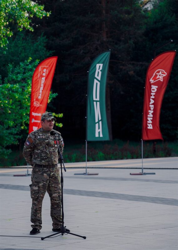Фото «Зарницы 2.0»: портрет бойца в шлеме LASERWAR на полигоне «Зарницы 2.0»
