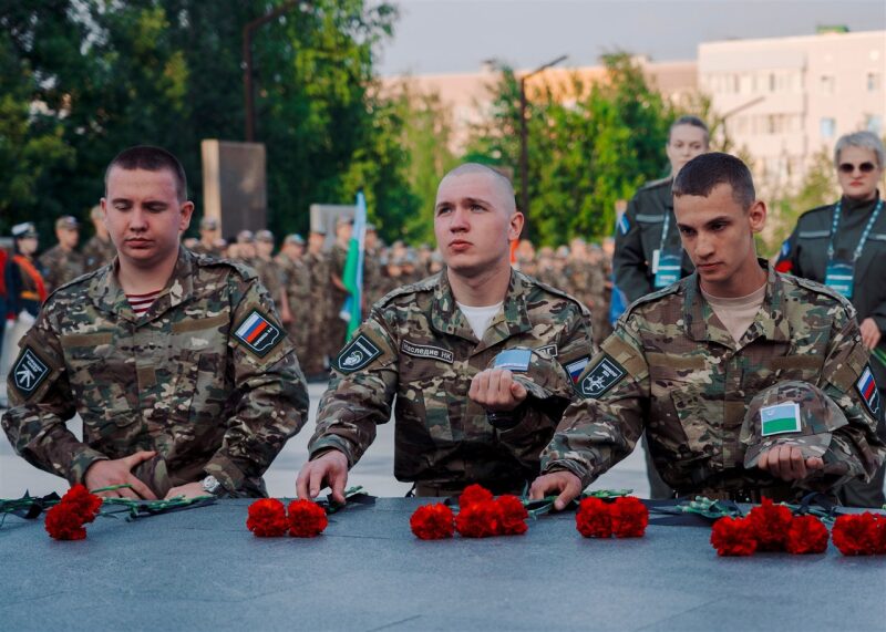 «Зарница 2.0»: Группа с тагерами LASERWAR в камуфляже — №163