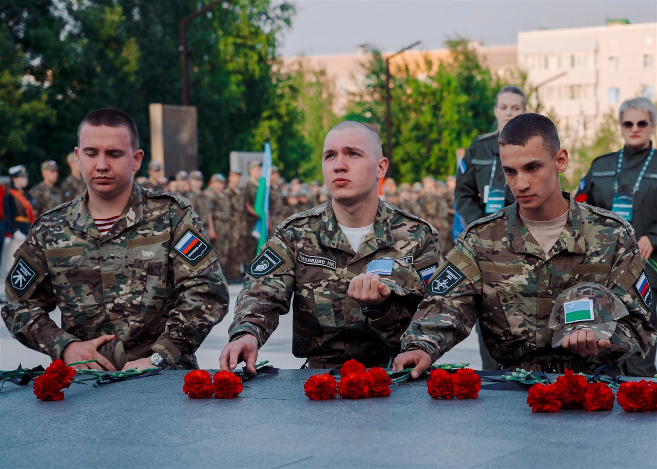 «Зарница 2.0»: Группа с тагерами LASERWAR в камуфляже — №163