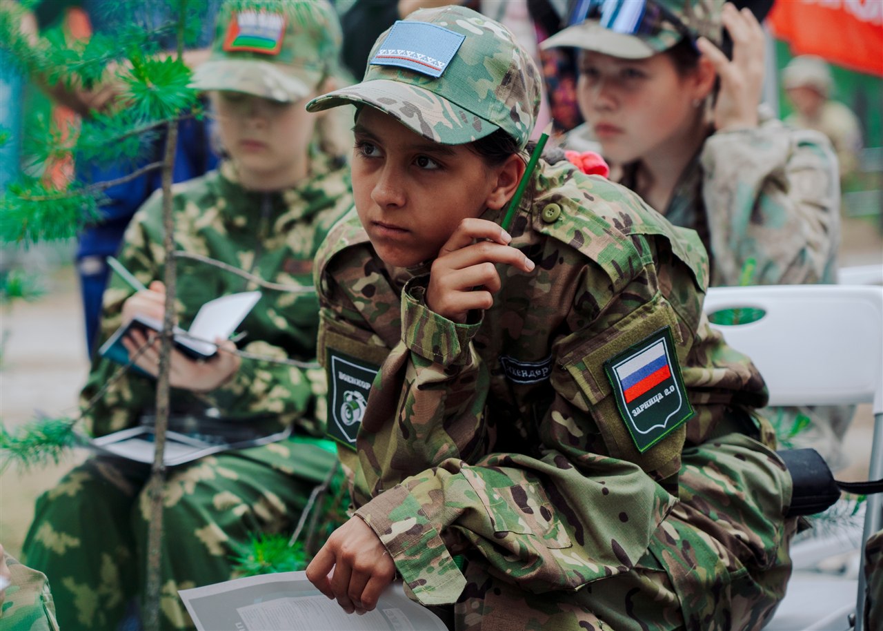 «Зарница 2.0»: Групповой портрет отряда на полигоне — №193