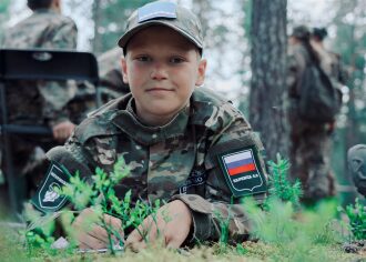 Фото «Зарницы 2.0»: Полный рост: камуфляж и берцы на плацу — №264