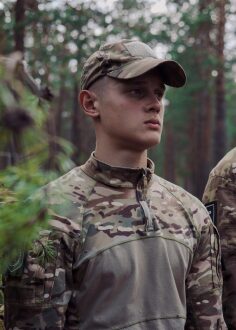 Лагерь «Авангард», лазертаг: Портрет бойца в шлеме LASERWAR — №370