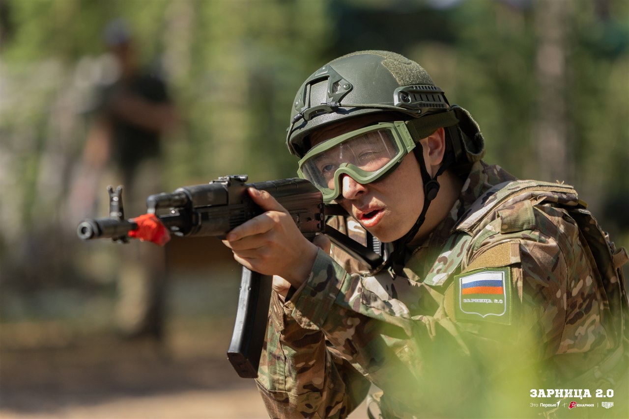 Турнир «Зарницы 2.0» LASERWAR: Ряд тактических шлемов в построении — №425
