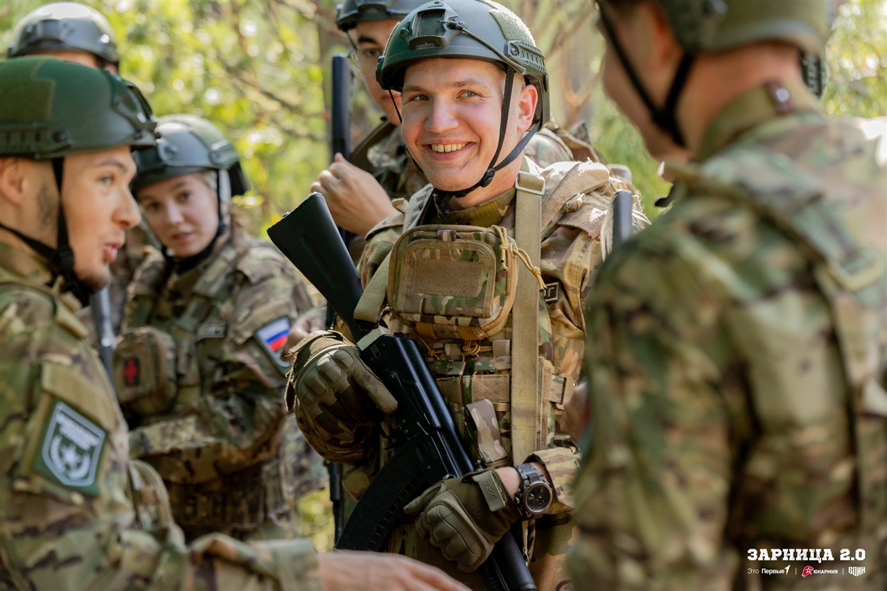 Фото «Зарницы 2.0»: Выход отряда на старт миссии «Зарницы» — №444