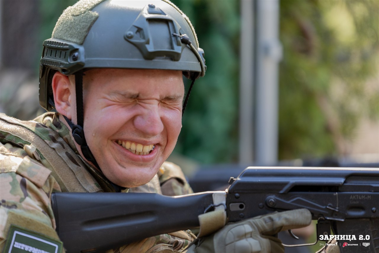 Турнир «Зарницы 2.0» LASERWAR: Групповой портрет отряда на полигоне — №473
