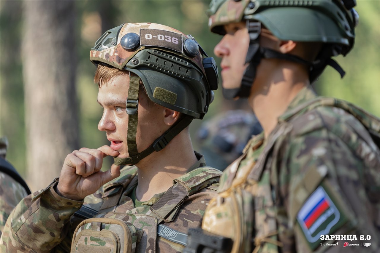 «Зарница 2.0»: Ряд тактических шлемов в построении — №505