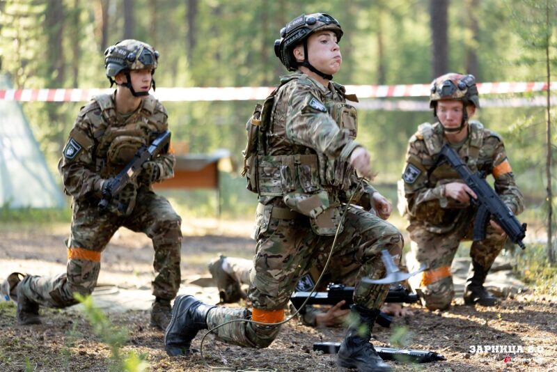 Турнир «Зарницы 2.0» LASERWAR: Группа с тагерами LASERWAR в камуфляже — №563