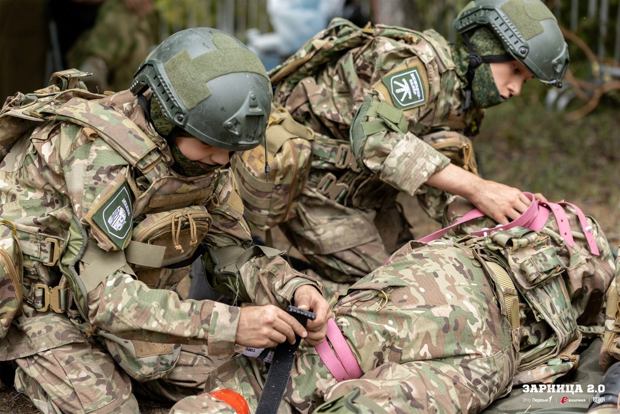 Турнир «Зарницы 2.0» LASERWAR: Групповой портрет отряда на полигоне — №713