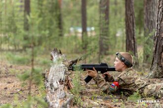 Лагерь «Авангард», лазертаг: Полный рост: камуфляж и берцы на плацу — №904