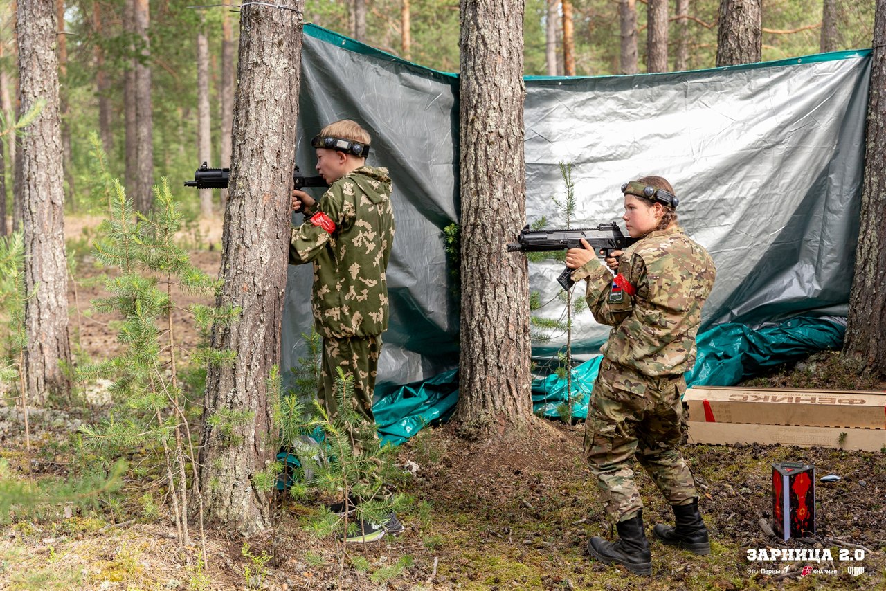 Фото «Зарницы 2.0»: Инструктаж команды перед лазертаг-миссией — №1002