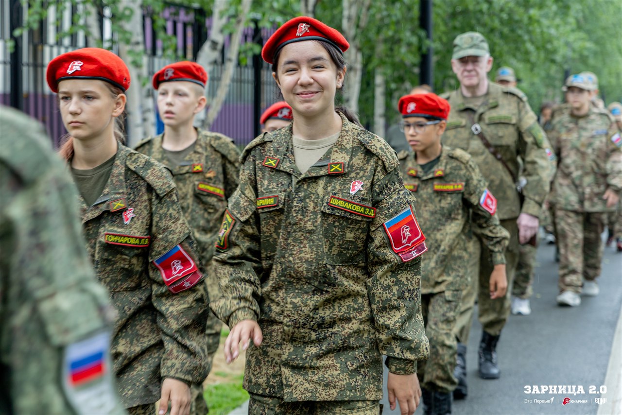«Зарница 2.0»: Групповой портрет отряда на полигоне — №1153