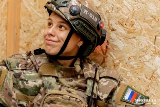 «Зарница 2.0»: Колонна участников вдоль грунтовой дороги — №1249