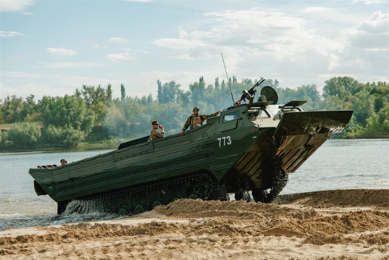 «Зарница 2.0»: прицеливание из-за насыпи на лазертаг-миссии на «Зарнице 2.0»