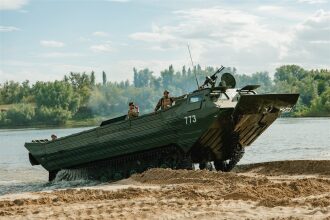 «Зарница 2.0»: прицеливание из-за насыпи на лазертаг-миссии на «Зарнице 2.0»